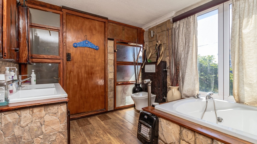 5 Bedroom Property for Sale in Bettys Bay Western Cape